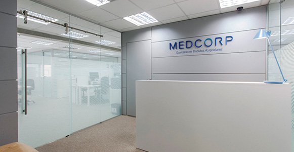 medcorp_sobre_escritorio_01